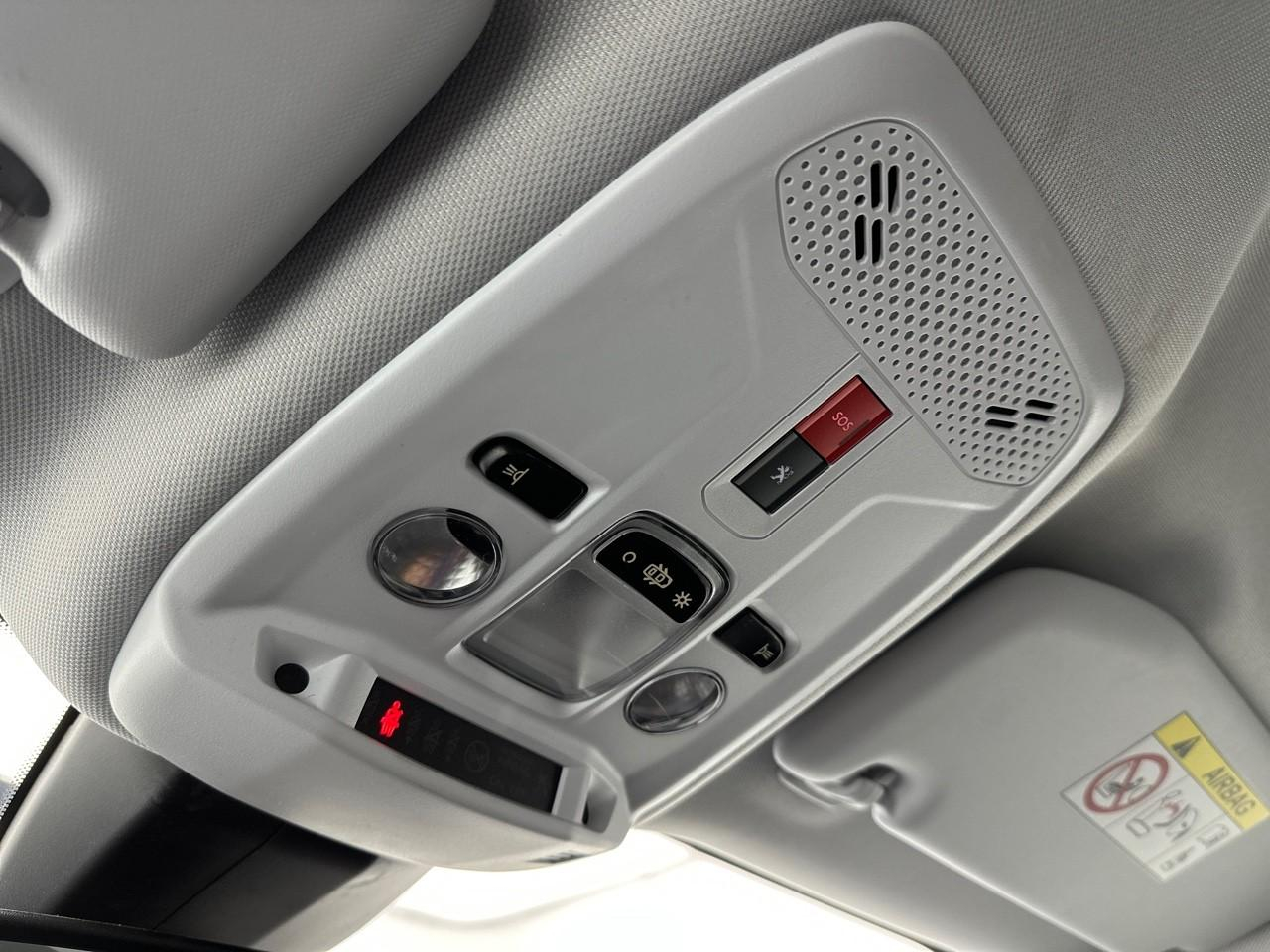 Peugeot 2008 electrique 136 ch style — photo 32