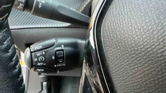 Peugeot 2008 moteur électrique 136 ch — photo 16