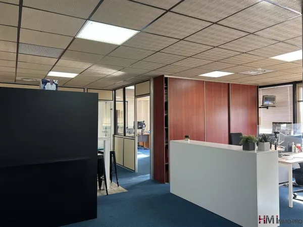 Bureau 205 m²
