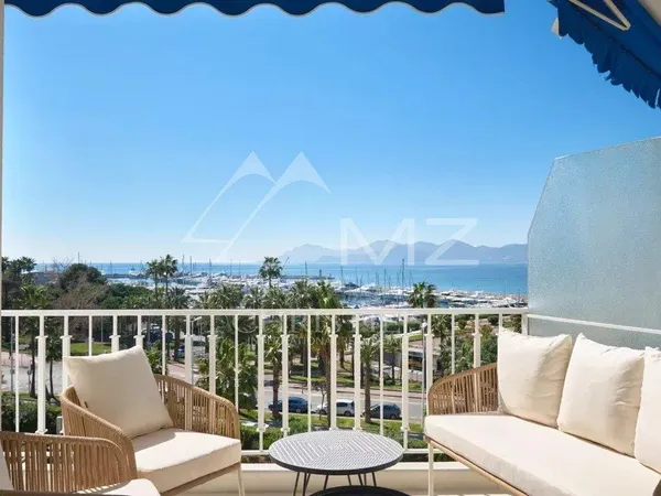 Cannes La Croisette Splendide Appartement Renove 3 Chambres Vue Mer