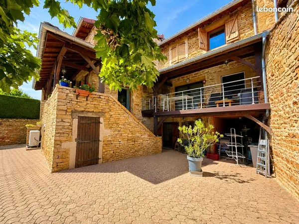 À vendre - Élégante maison familiale de 155 m² + cave avec terrain de 850 m² - Charnay-lès-Mâcon