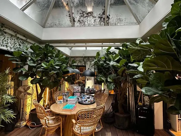 Boutique 2 pièces 130 m²
