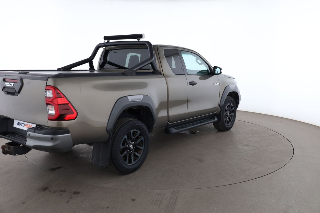 Toyota Hilux 4WD 2.4 D-4D X-Tra Cabine Invincible — photo 5