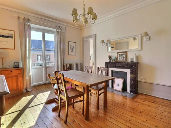 Appartement 7 pièces 147 m²