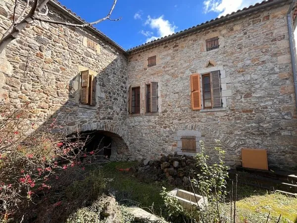 Maison 5 pièces 145 m²