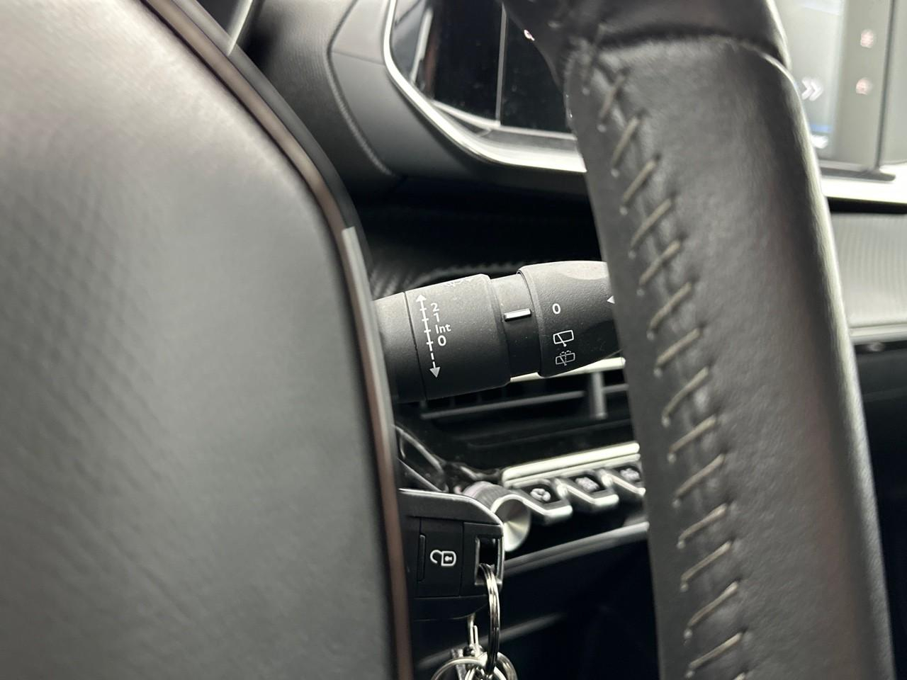 Peugeot 208 puretech 100 s&s bvm6 style — photo 20