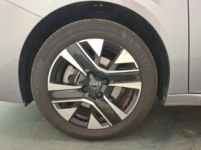 Peugeot 208 hybrid 110 ch e-dcs6 — photo 11