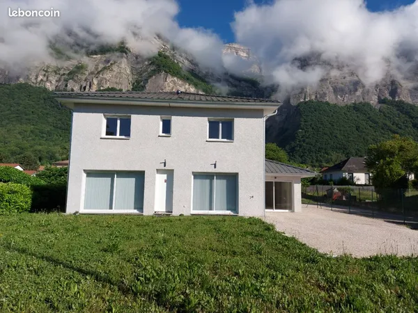 Maison individuelle 6P+C de 158 m²habitables hors lotissement construite en 2024