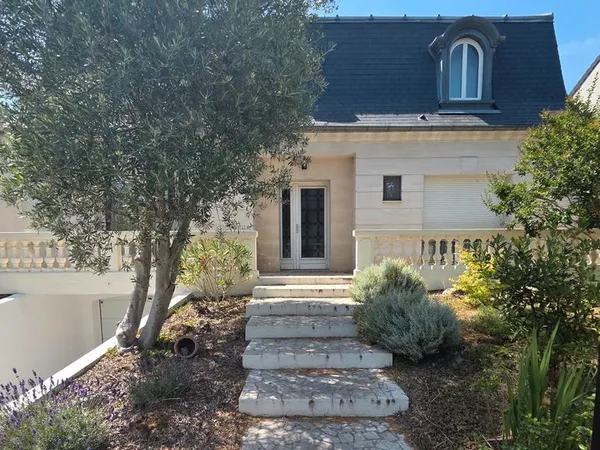 Maison mansardée 180m2 Livry-Gargan