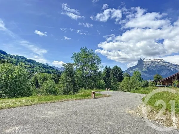 Terrain constructible 1075 m²