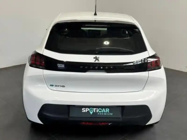 Peugeot 208 e- 136 like carplay — photo 4