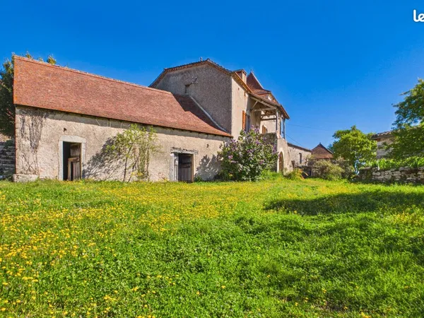 Maison 4 pièces 633 m²