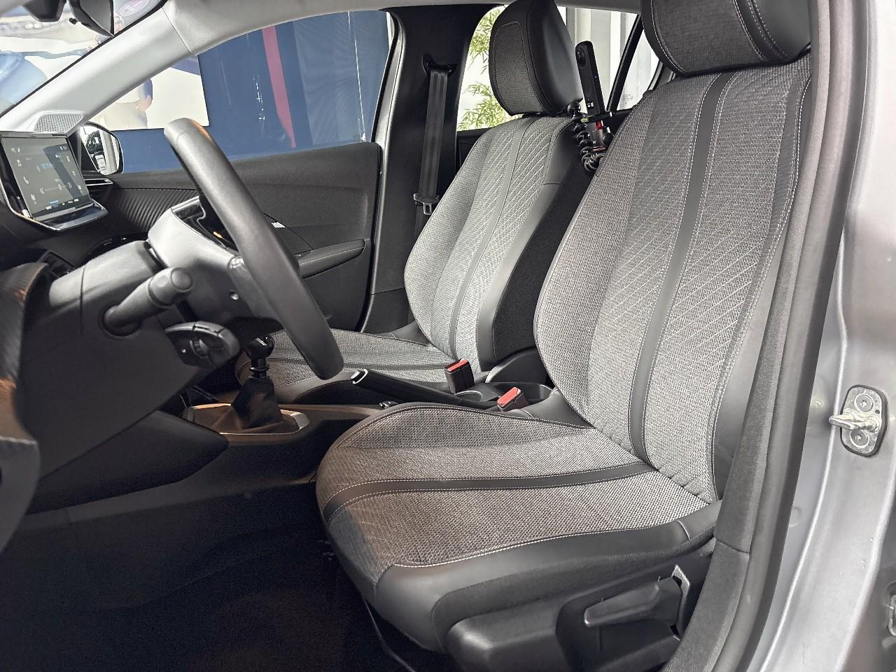 Peugeot 208 100 s&s bvm6 style — photo 11