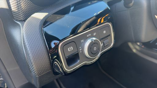 Mercedes Classe A 180 136 7G-DCT - AMG Line – 2021 – 80798 km – Essence – Boîte Automatique — photo 16