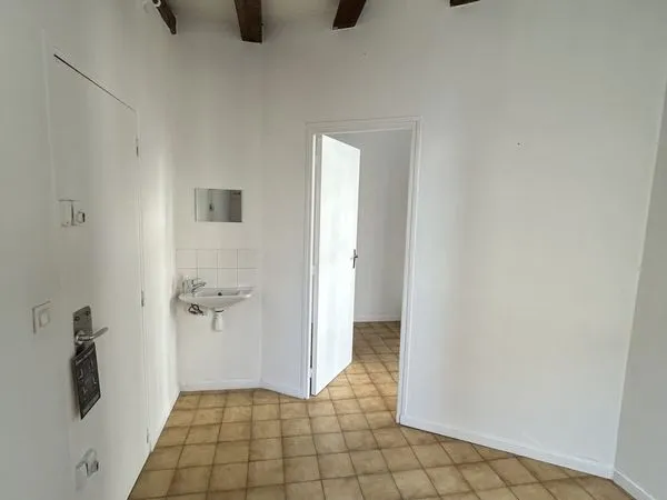 Local 13 m² Saintes