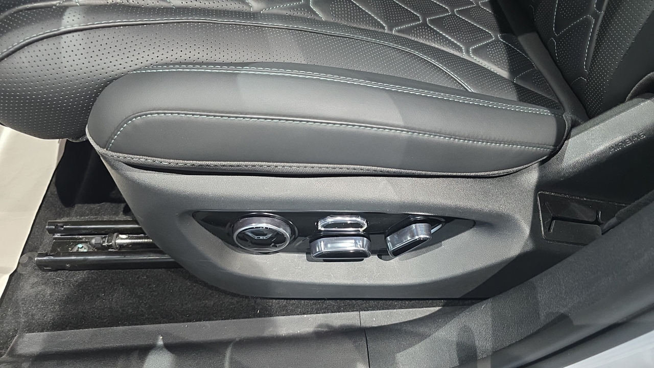 BYD Sealion 7 91.3 kWh 530ch AWD — photo 22