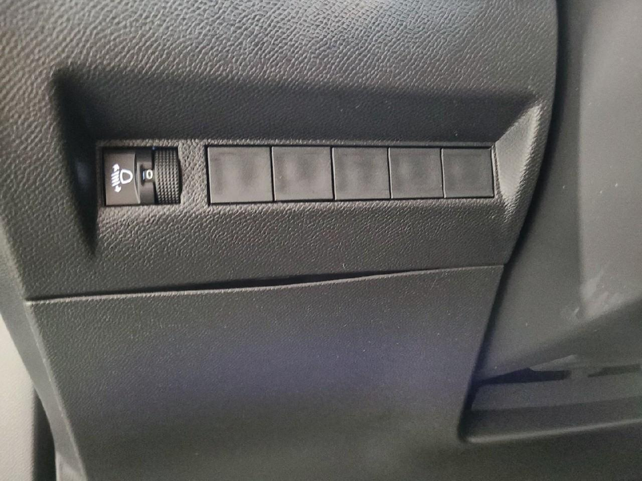 Peugeot 2008 100 s&s bvm6 style — photo 23