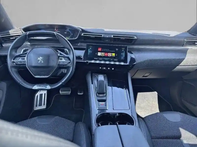 Peugeot 508 hybrid 225 e-eat8 — photo 8