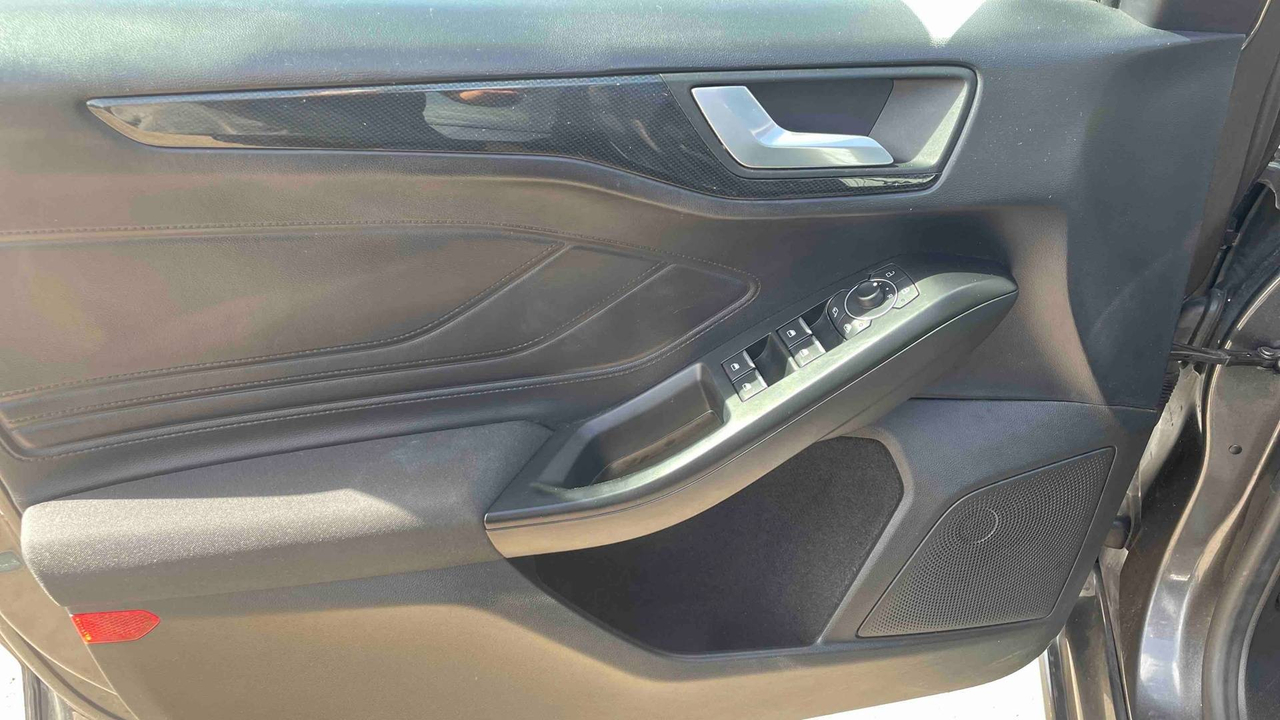 Ford Focus SW 1.0 EcoBoost 155 S&amp;S mHEV Powershift — photo 14