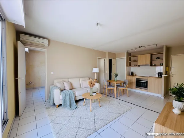 HYERES GARE - APPARTEMENT T2 - STATIONNEMENT PRIVATIF - CAVE