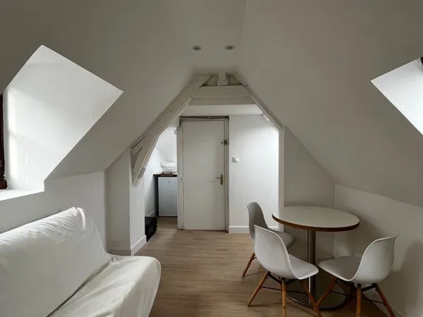 Studio meublé à Louer proche mairie