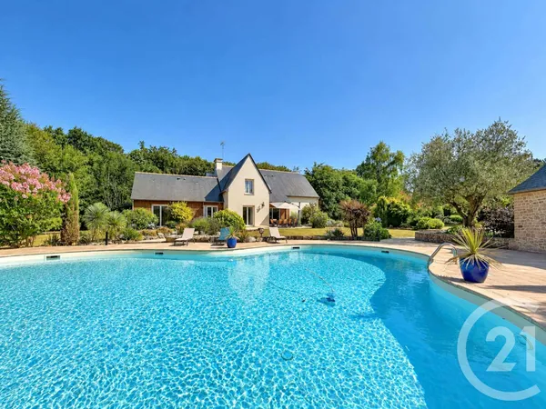 Maison 13 pièces 239 m²