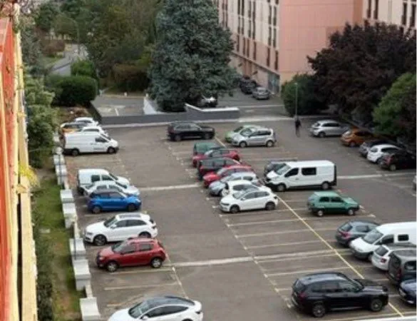 Place de parking en souterrain, Jolimont, la roseraie