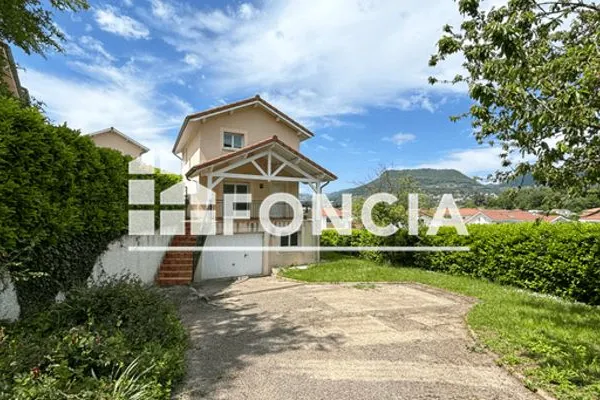Maison Location La Buisse 5p 98m² 1390€