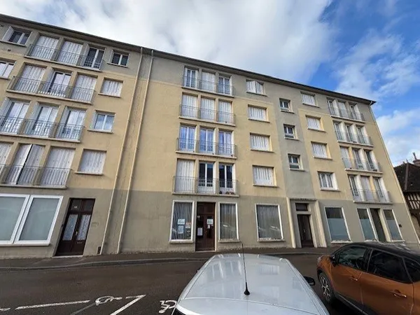 AUTUN, en centre ville, local professionnel ou commercial en RDC.