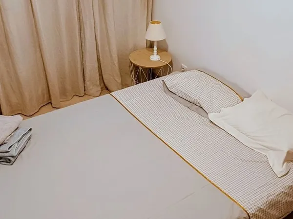 Chambre meublée dans maison neuve