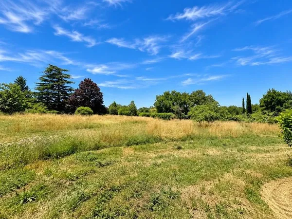 Terrain 2140 m²