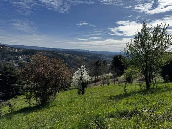 Terrain constructible 2090 m²