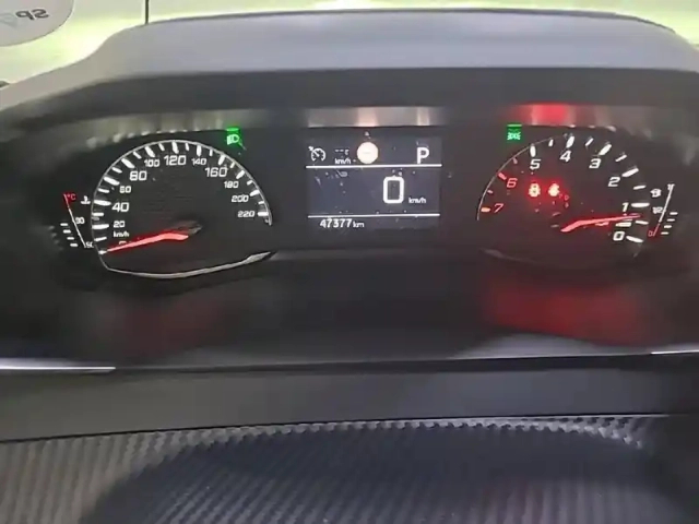 Peugeot 2008 puretech 130 s&amp;s eat8 — photo 31