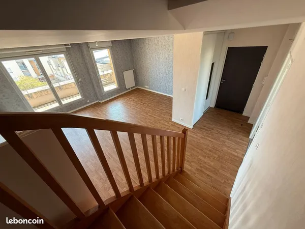 T5 en duplex avec balcons et terrasses
