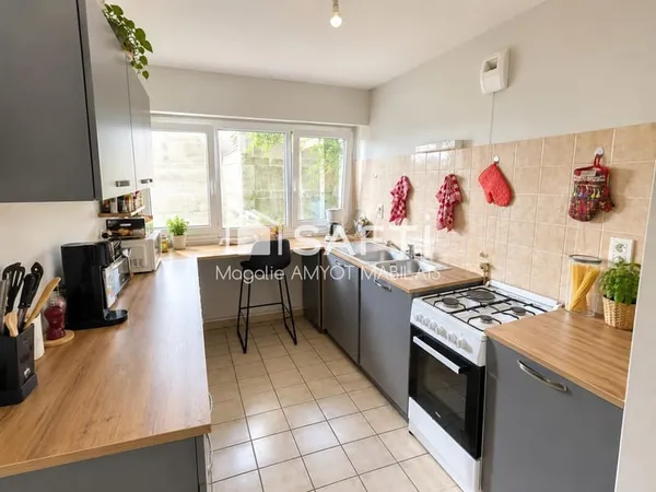 À LOUER - APPARTEMENT MEUBLÉ DE 73 M² AVEC BALCON ET PARKING - COGNAC