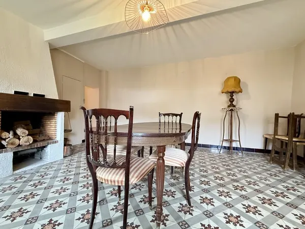 APPARTEMENT DE 107 M² - CENTRE-VILLE - GARAGE