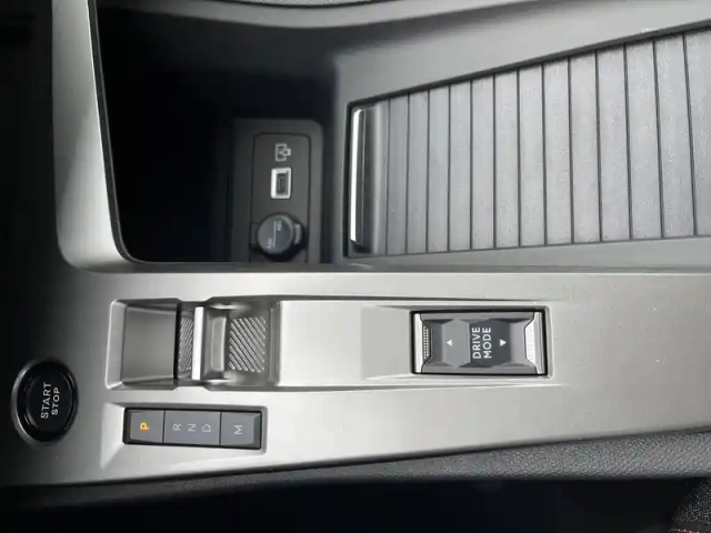 Peugeot 308 hybrid 145 e-dcs6 — photo 19