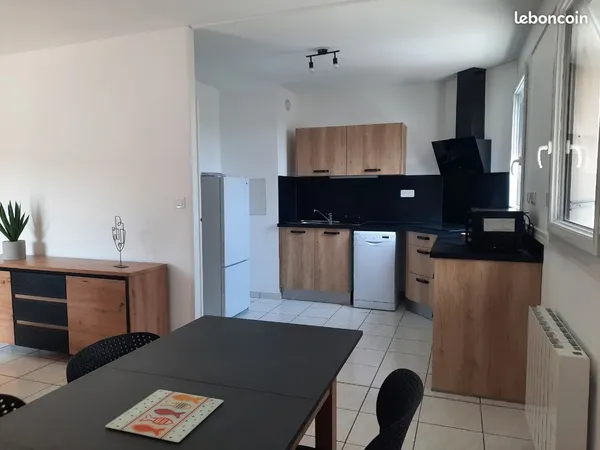 Appartement meublé à louer 690 eur + 45 eur de charges - résidence verdoyante et calme dans zone pav
