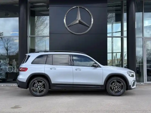 Mercedes Glb 200 d amg line — photo 49