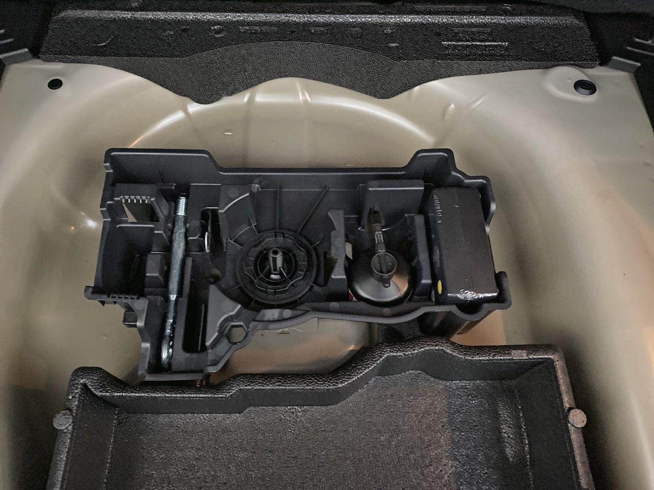 Peugeot 2008 hybrid 145 ch e-dcs6 allure — photo 16
