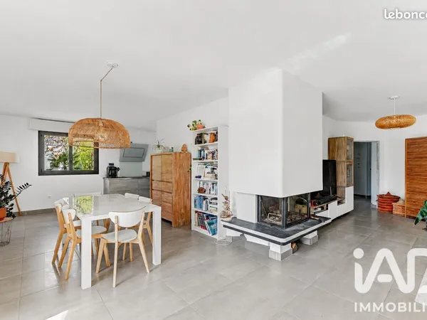 Maison 7 pièces 218 m²