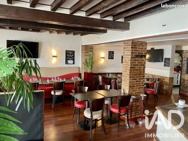 Local 144 m² Lacroix-Saint-Ouen