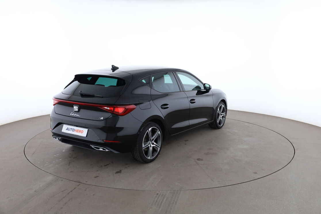 Seat Leon 1.5 eTSI FR DSG7 — photo 5