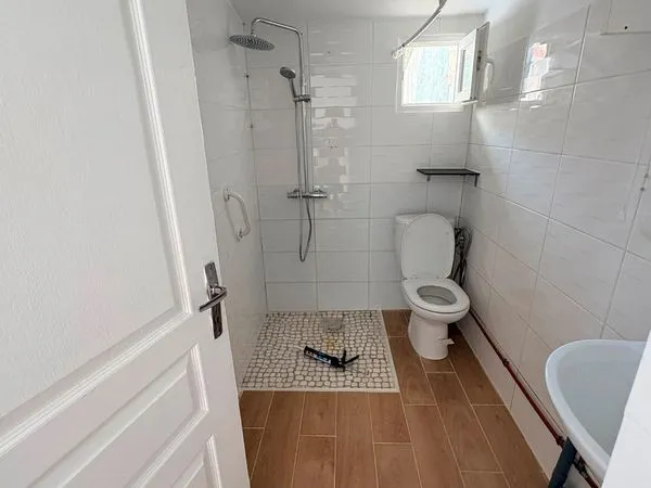 Studio T1 disponible à la location