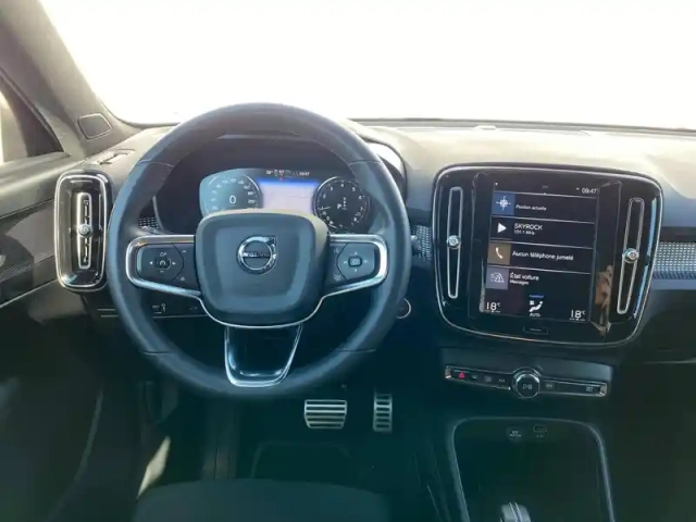 Volvo Xc40 t3 163ch r-design geartronic 8 — photo 5