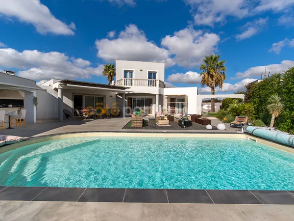 Villa 4 chambres avec piscine, spa et sauna, sans vis-à-vis