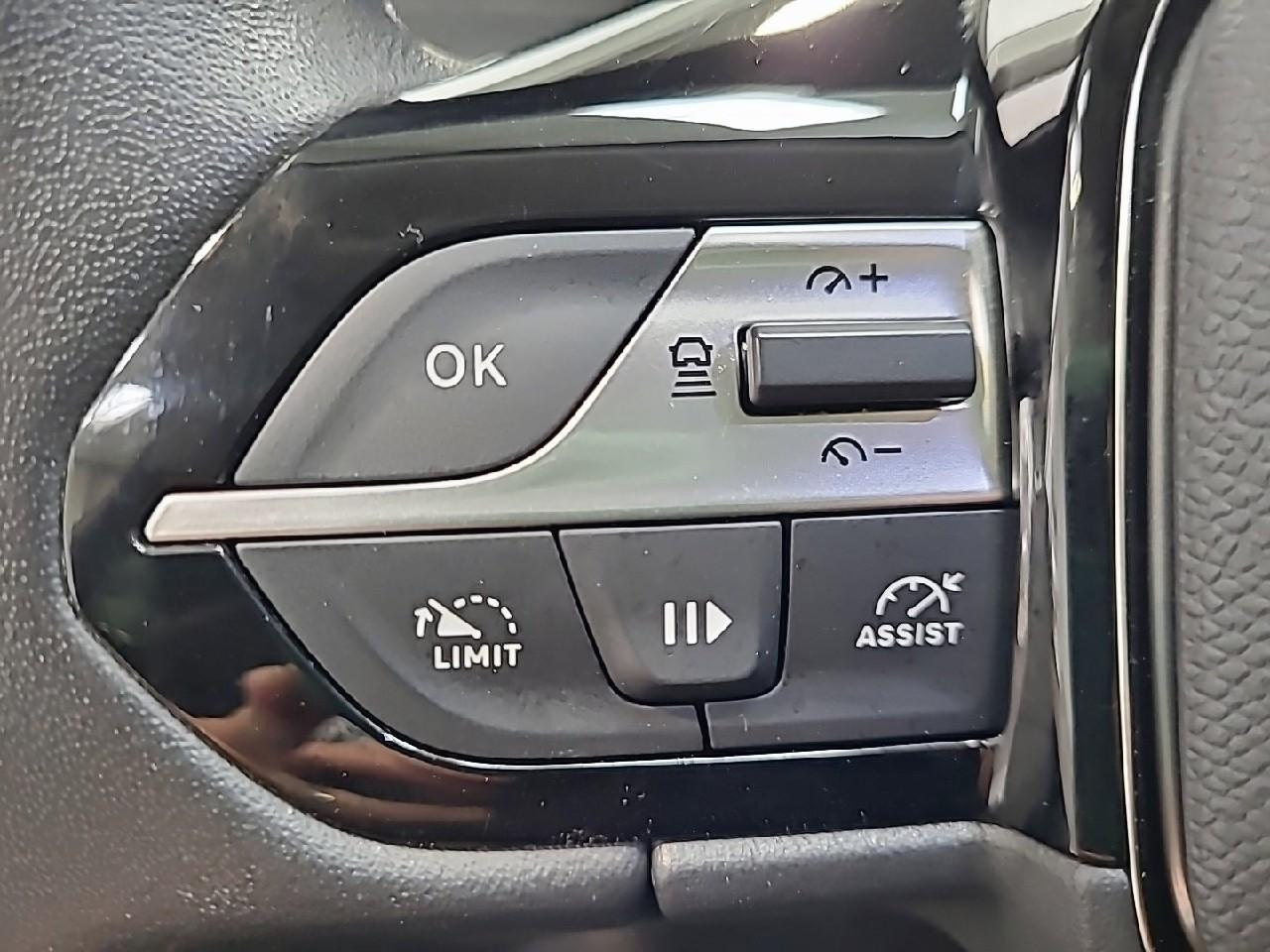 Peugeot 308 phev 180 e-eat8 allure pack — photo 23