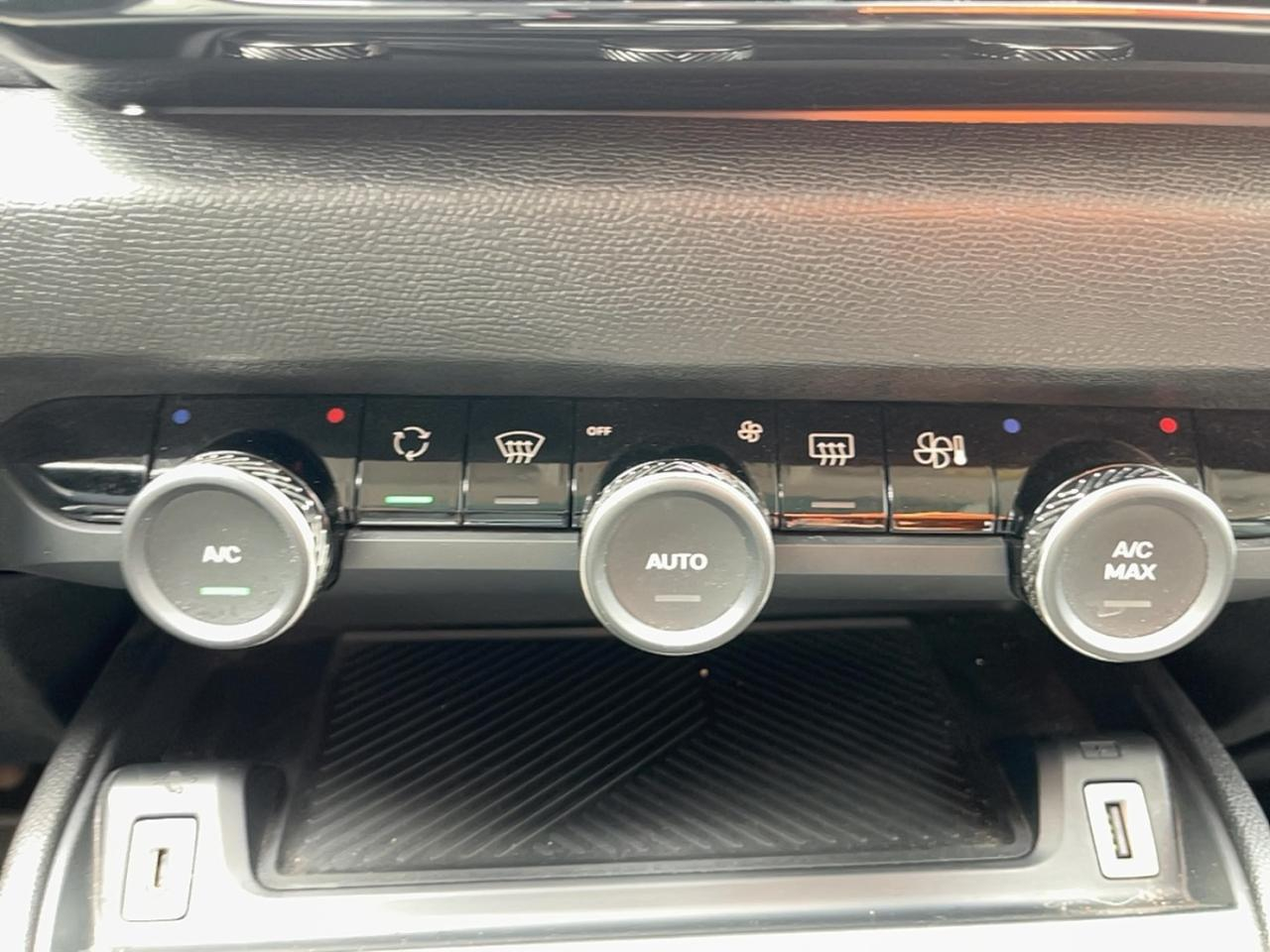 Citroën C4 puretech 130 s&s eat8 shine — photo 18