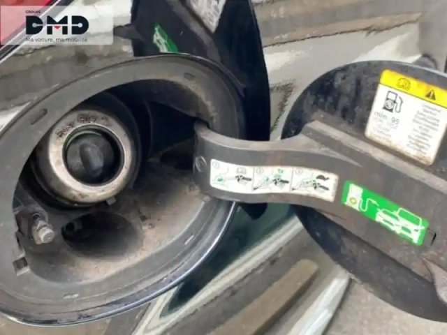 Ford C-Max 1.0 ecoboost 125ch stop&amp;start titanium — photo 15