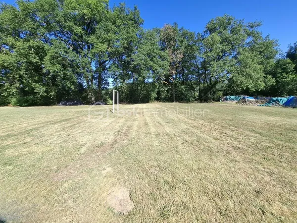 Terrain 1056 m²